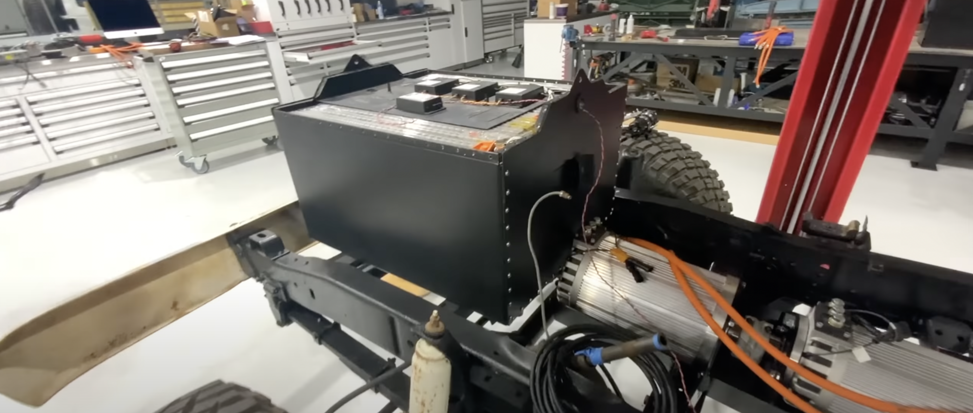 tesla powered dual motor chassis